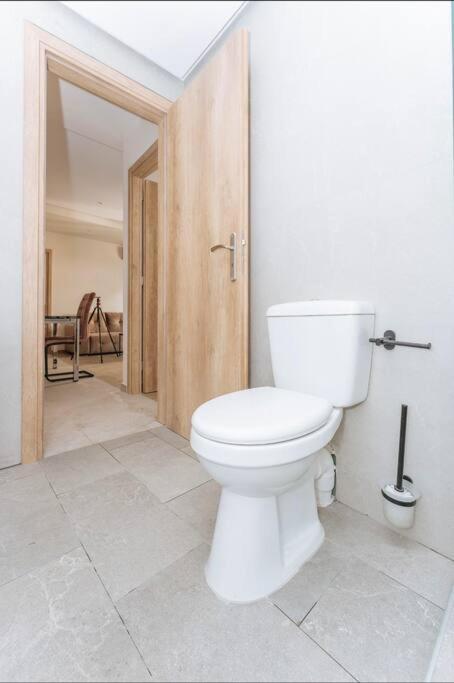 Chic Apartment Near Acropolis Athen Exterior foto