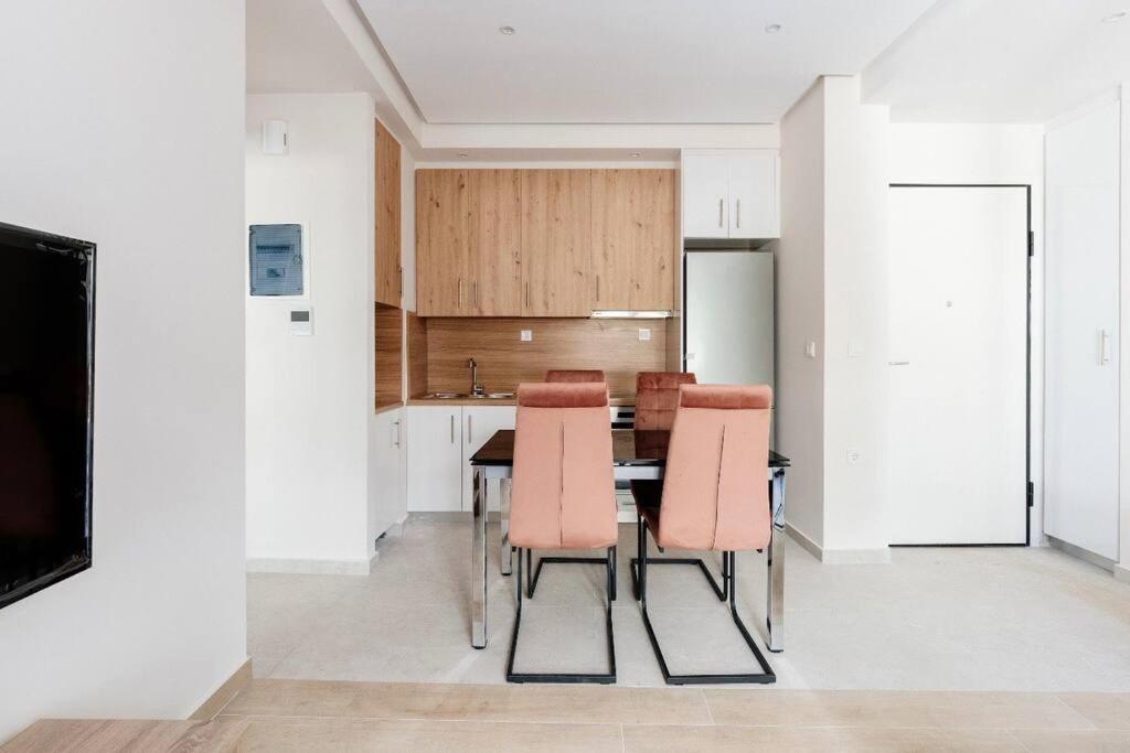 Chic Apartment Near Acropolis Athen Exterior foto